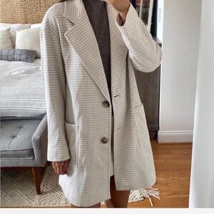 Zara Women's Beige Houndstooth coat